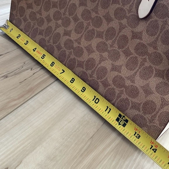 Stunning Authentic Coach Tatum Carryall 40 Bag in Signature - Picture 11 of 16